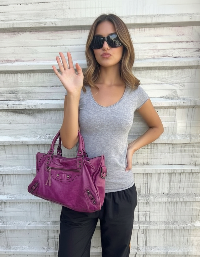 letweez wearing handbag