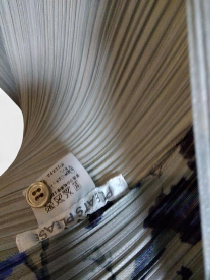 Issey Miyake - Pleats Please Ribbed Blouse Blue Floral Design