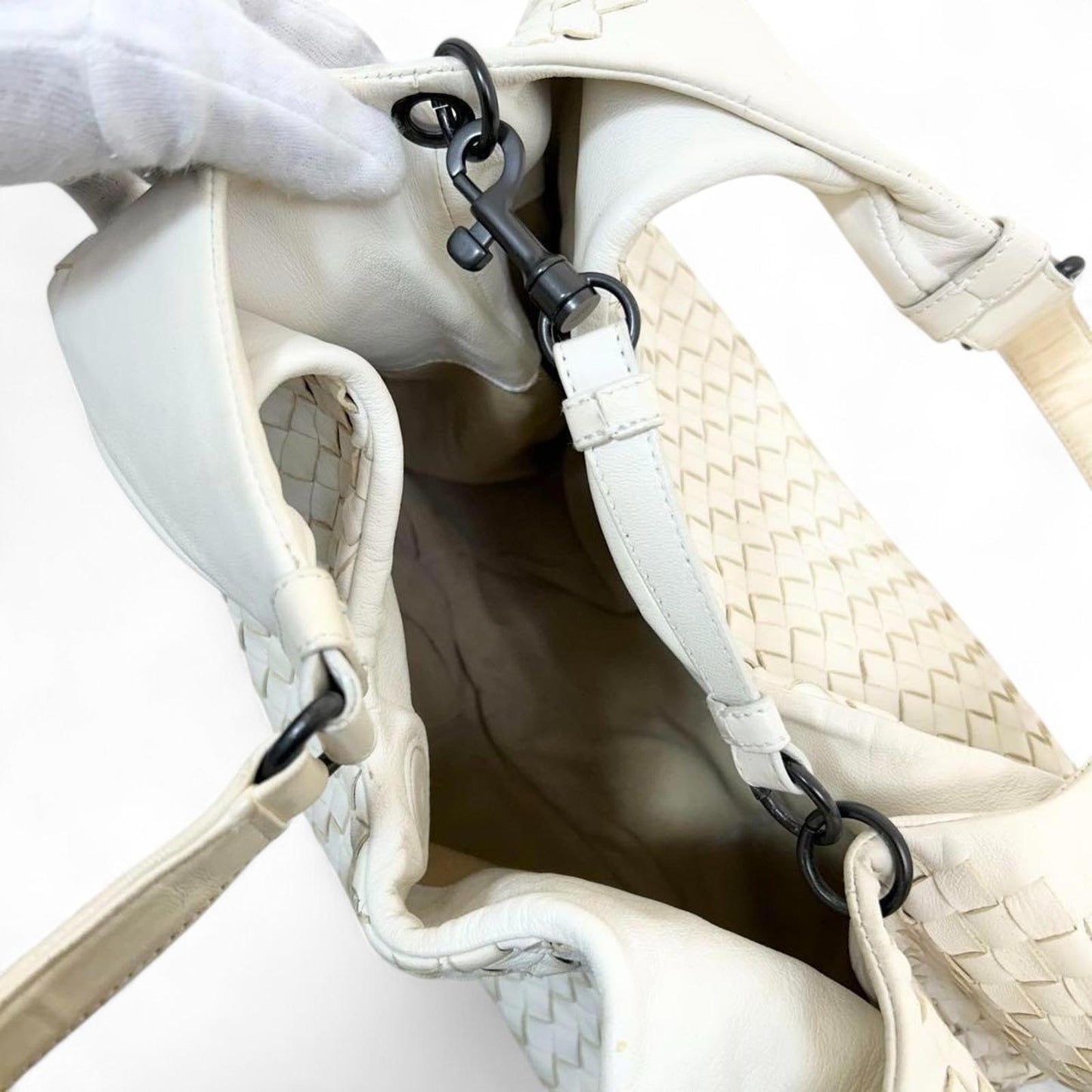 Bottega Veneta - White Woven Leather Shoulder Bag