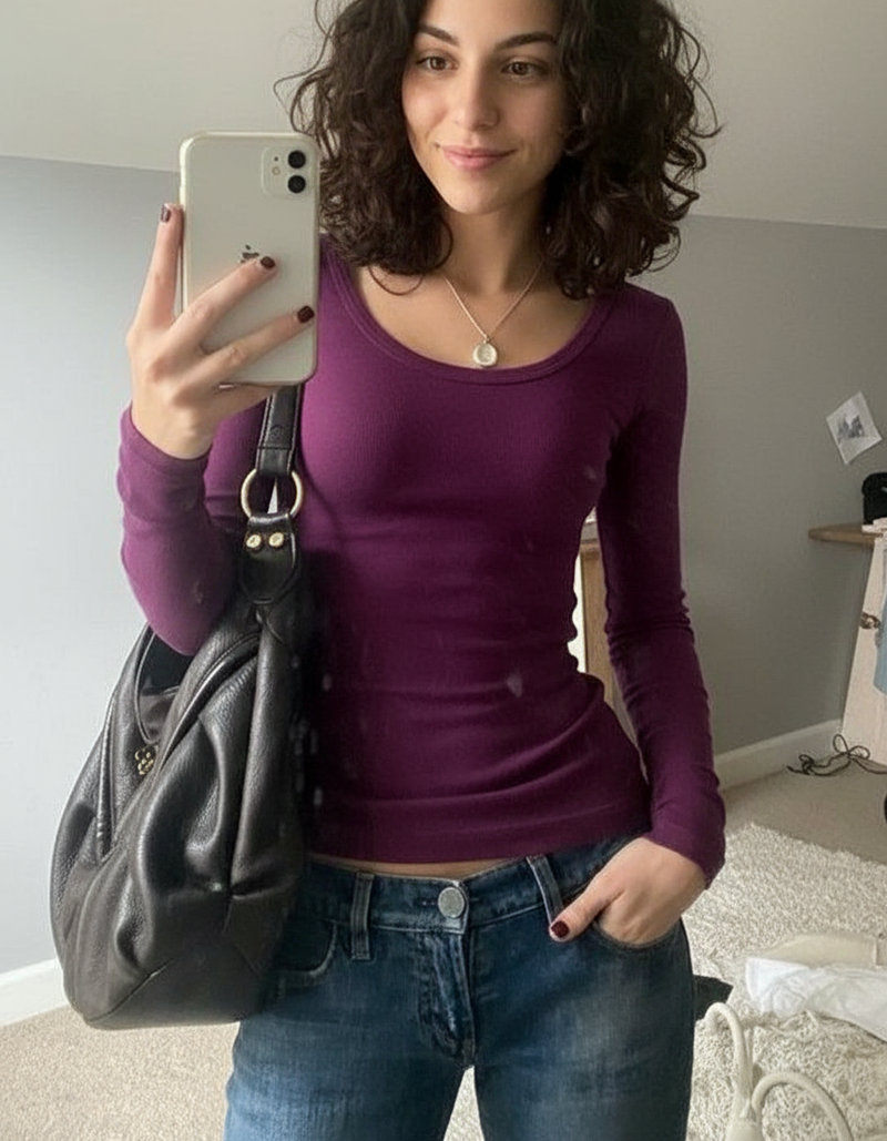 luitex98 wearing handbag