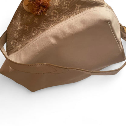 Louis Vuitton - Beige Monogram Canvas Hobo Bag with Leather