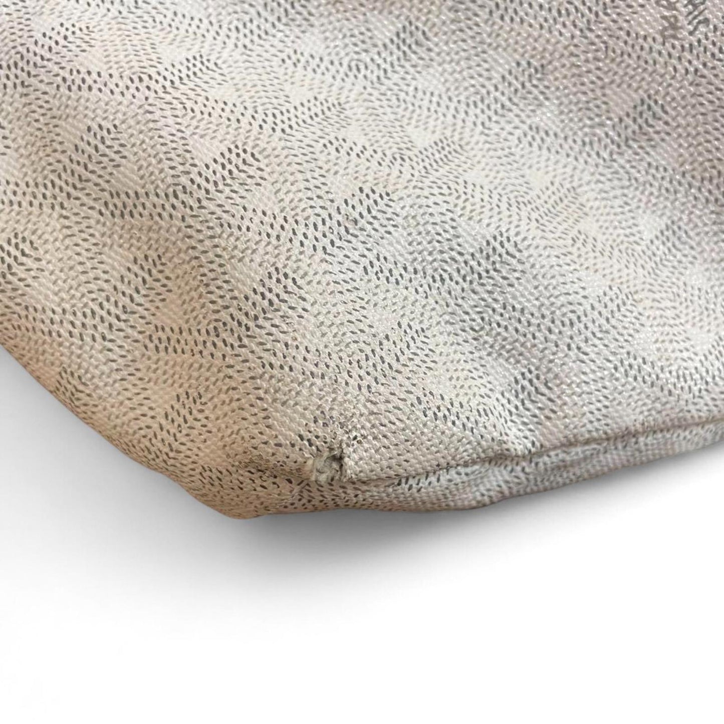 Goyard - Beige Tote Bag with Signature Chevron Pattern