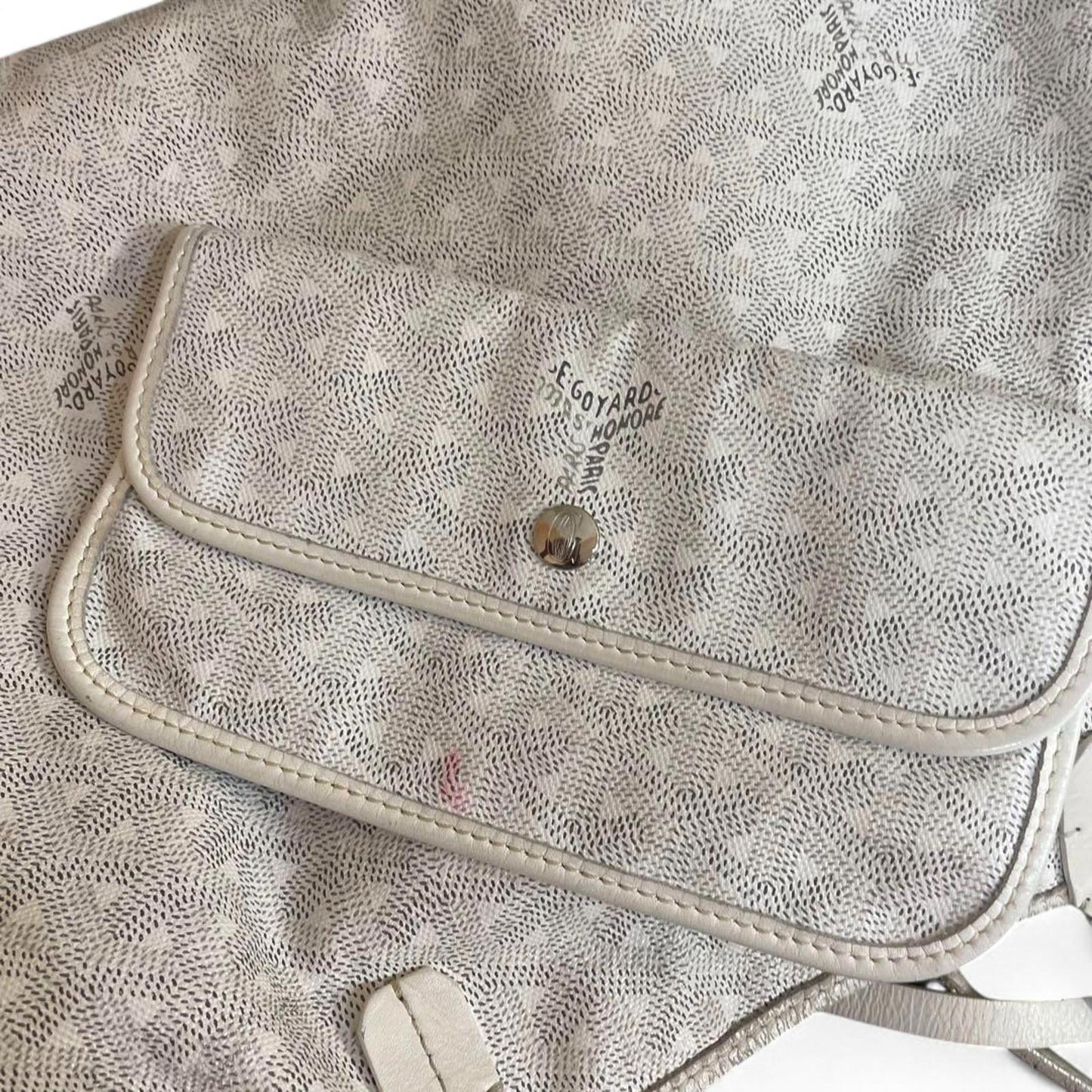 Goyard - Beige Tote Bag with Signature Chevron Pattern