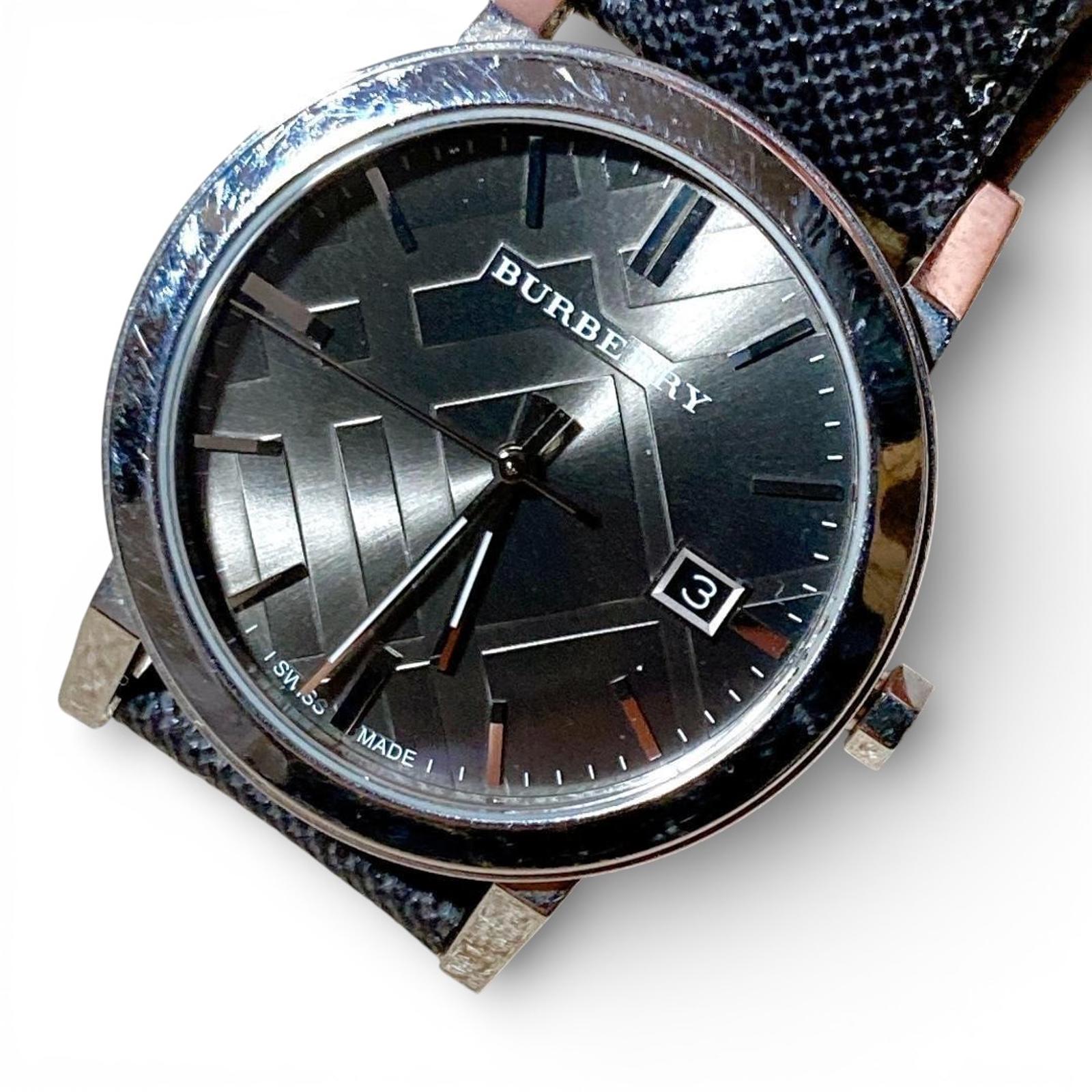 Burberry - Classic Black Leather Strap Watch